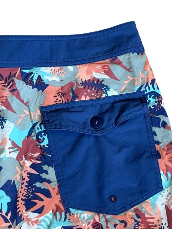 Patagonia Men’s Sz 34 Waist Tropical Print Scallop Hem Wayfarer Board Shorts - Picture 8 of 14